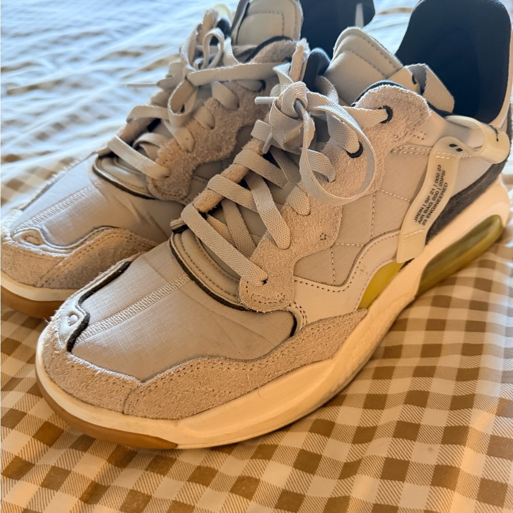 Jordan MA2 Grey
